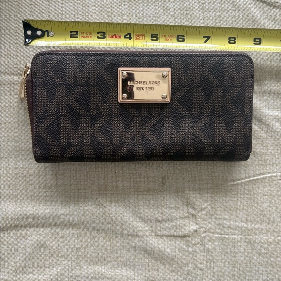 Michael Kors Dark Brown Signature Tote and Wallet - Picture 6 of 8